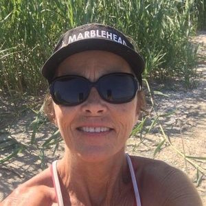 Meet your Posher, Mira